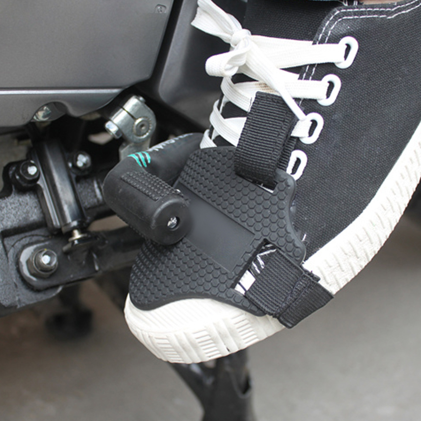 Motorcycle Gear White - غطاء حماية لأصابع القدم للدراجات النارية،