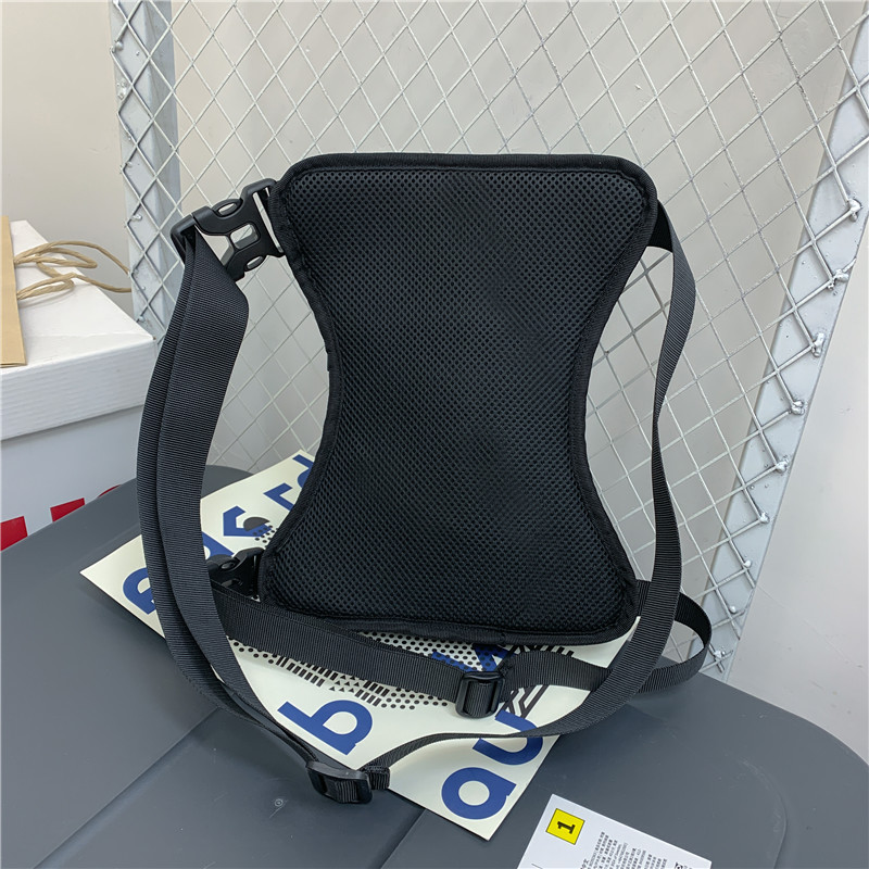حقيبة الخصر والساق للسفر، تكتي - مراجعة Motorcycle Gear Travel Bag وسعره