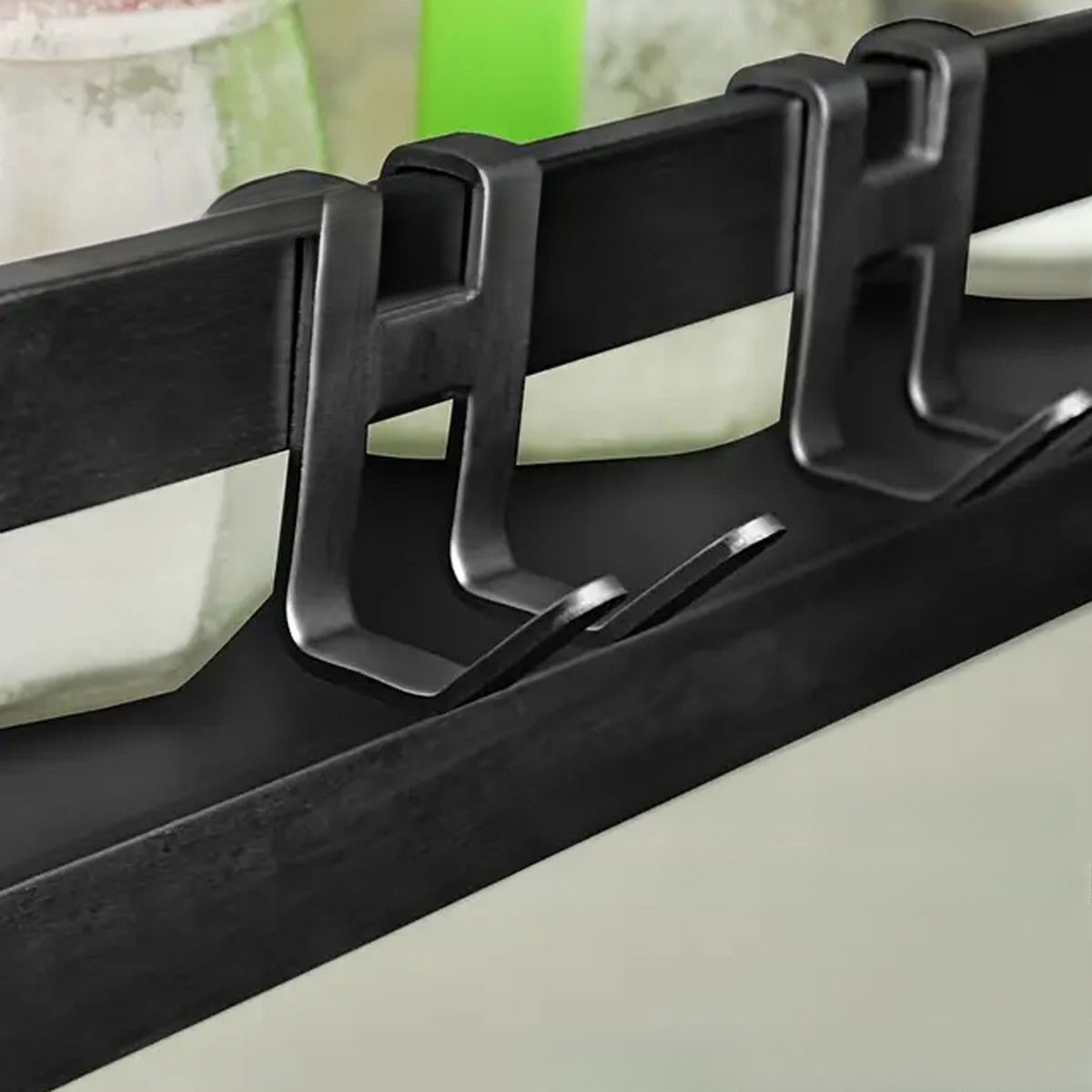 الباب الخلفي السنانير خزانة ال - مراجعة Tail Bag Rack وسعره